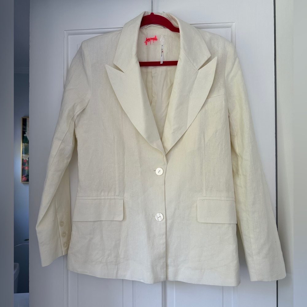 NWOT Free People White Linen Summer Blazer with Shoulder Pads, Size Extra Small